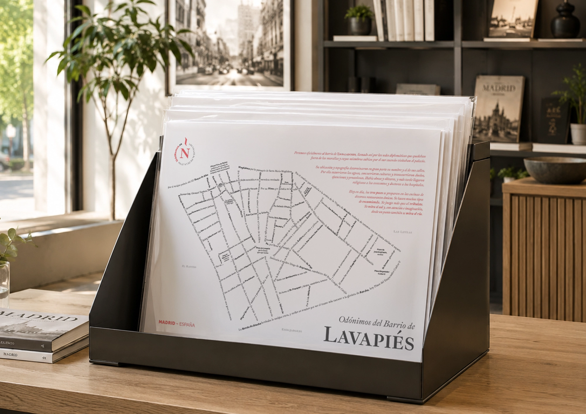 Mapas de UrbiNomen en un stand
